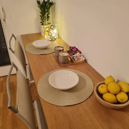 Little Cozy Apt Close To Centre 아파트